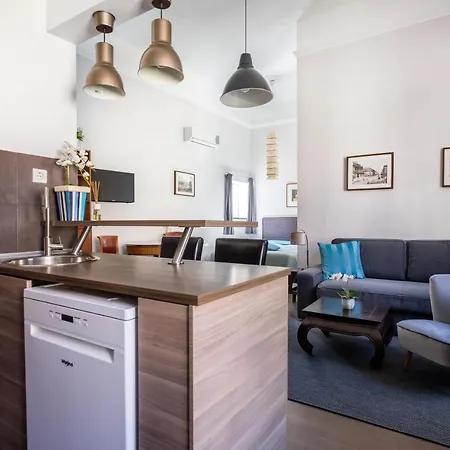 Andrassy Garden In Center Apartment Budapest