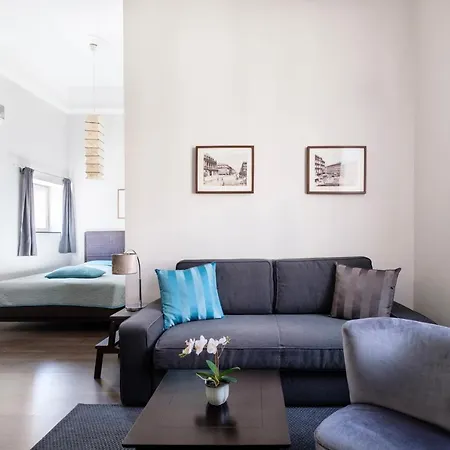 Andrassy Garden In Center Apartment Budapest