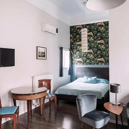 Andrassy Garden In Center *