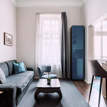 Andrassy Garden In Center Appartement