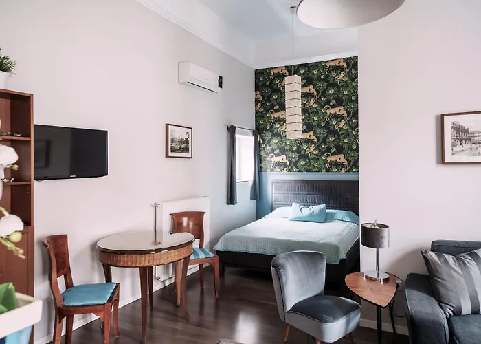 Andrassy Garden In Center *